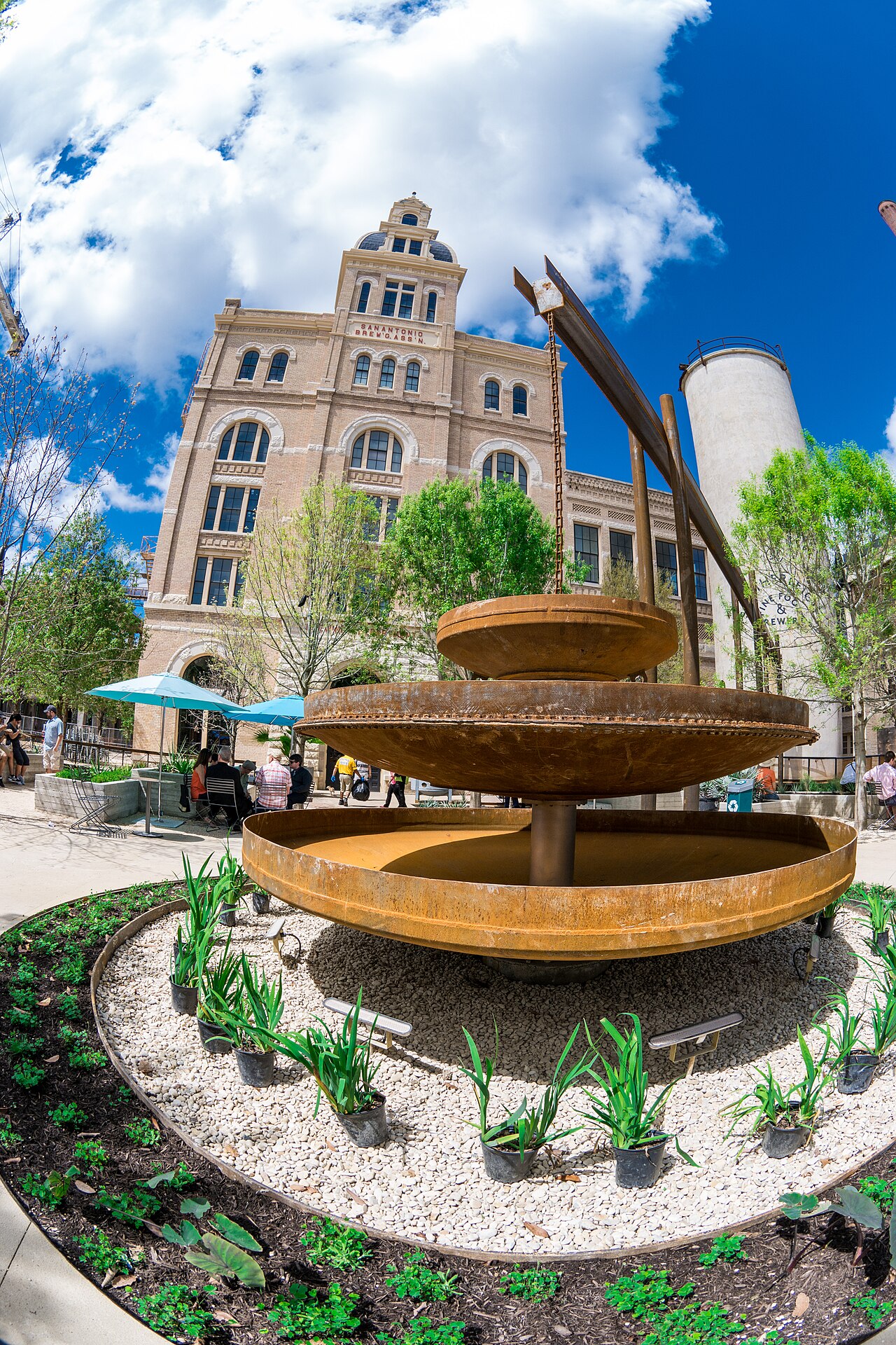 Pearl plaza fountain and the brewhouse