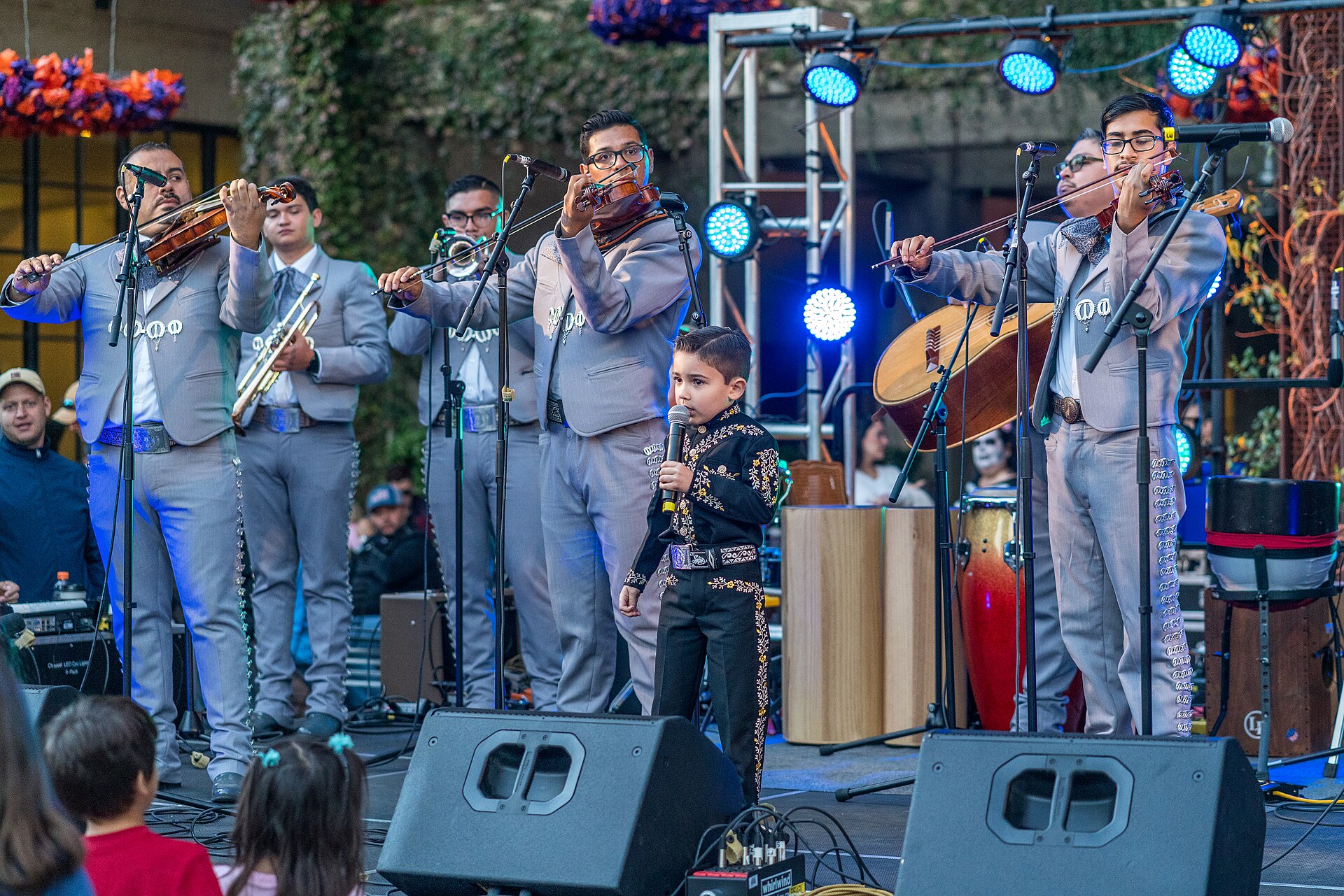 Mariachi performing at Pearl's Día de los Muertos